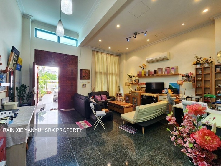Charlton 18 (D19), Terrace #529537431